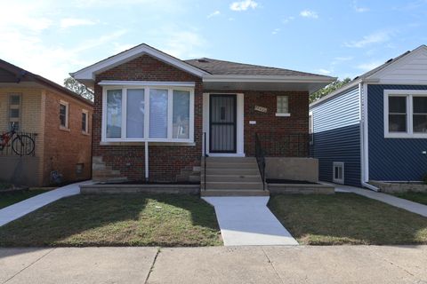 Photo of 12420 S Aberdeen Street S, Calumet Park, IL 60827 (MLS # 12491402)
