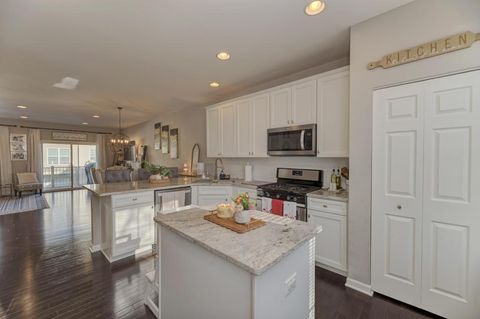 Tiny photo for 1499 Deer Pointe Drive, South Elgin, IL 60177 (MLS # 12571792)