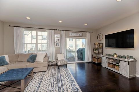 Tiny photo for 1499 Deer Pointe Drive, South Elgin, IL 60177 (MLS # 12571792)