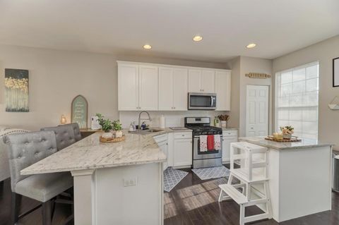 Tiny photo for 1499 Deer Pointe Drive, South Elgin, IL 60177 (MLS # 12571792)