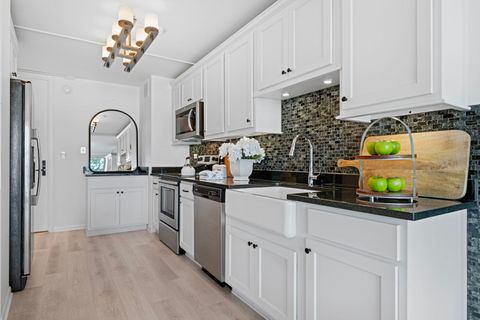 Tiny photo for 1630 Sheridan Road #2F, Wilmette, IL 60091 (MLS # 12457325)