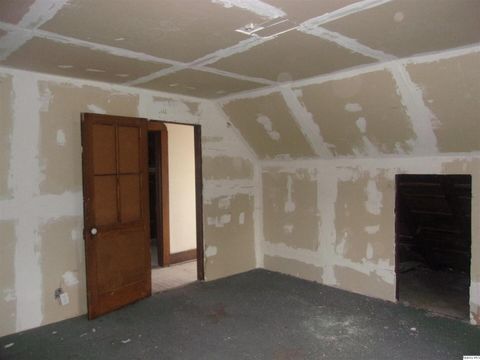Tiny photo for 925 Jefferson St St, Quincy, IL 62301 (MLS # 12510598)