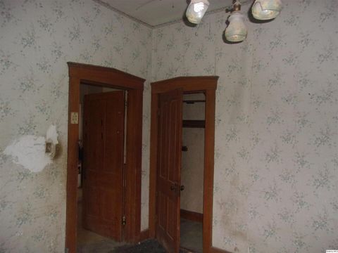 Tiny photo for 925 Jefferson St St, Quincy, IL 62301 (MLS # 12510598)