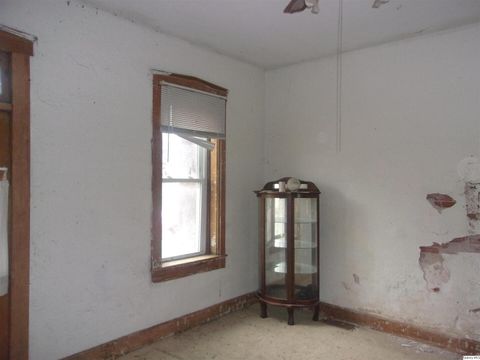Tiny photo for 925 Jefferson St St, Quincy, IL 62301 (MLS # 12510598)