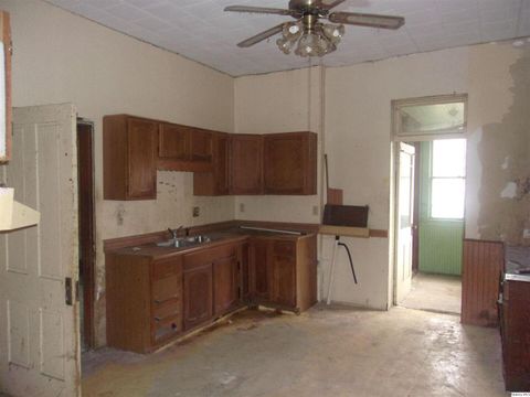 Tiny photo for 925 Jefferson St St, Quincy, IL 62301 (MLS # 12510598)