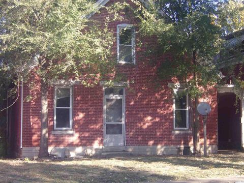 Photo of 925 Jefferson St St, Quincy, IL 62301 (MLS # 12510598)