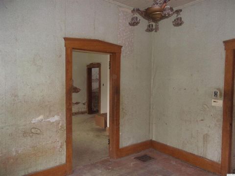 Tiny photo for 925 Jefferson St St, Quincy, IL 62301 (MLS # 12510598)