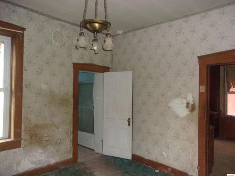 Tiny photo for 925 Jefferson St St, Quincy, IL 62301 (MLS # 12510598)