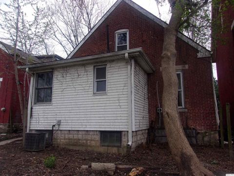 Tiny photo for 925 Jefferson St St, Quincy, IL 62301 (MLS # 12510598)