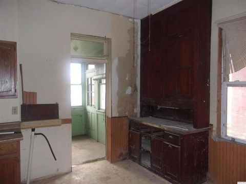 Tiny photo for 925 Jefferson St St, Quincy, IL 62301 (MLS # 12510598)