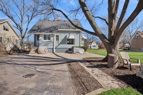 Tiny photo for 520 S Cornell Avenue, Villa Park, IL 60181 (MLS # 12569727)