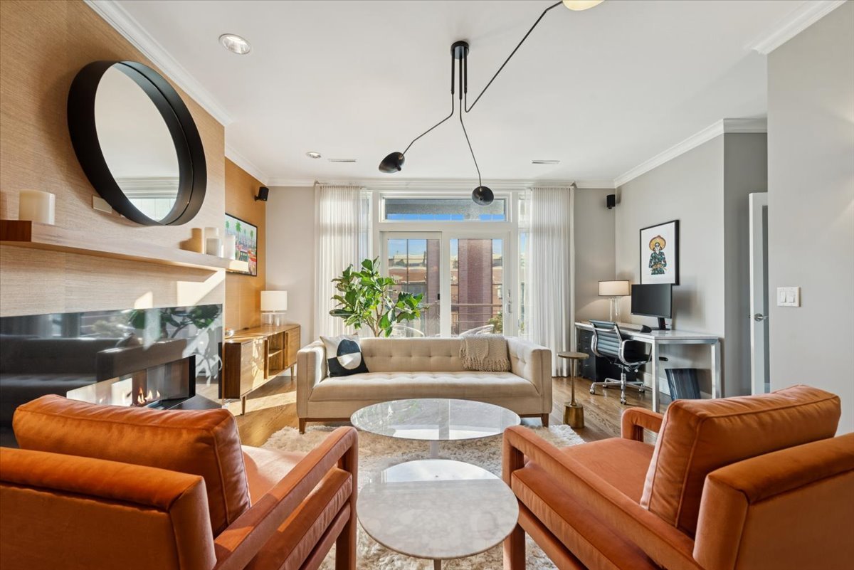 800 W CORNELIA Street 408