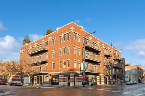 Photo of 800 W CORNELIA Street #408, Chicago, IL 60657 (MLS # 12548444)