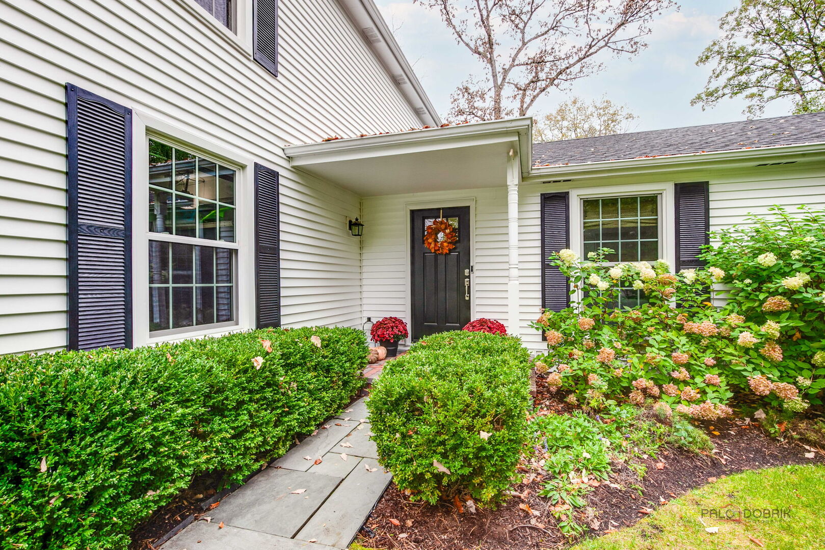 10 E Louis Avenue