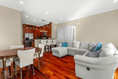 Tiny photo for 904 W Fletcher Street #3, Chicago, IL 60657 (MLS # 12489470)