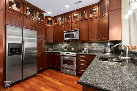 Tiny photo for 904 W Fletcher Street #3, Chicago, IL 60657 (MLS # 12489470)