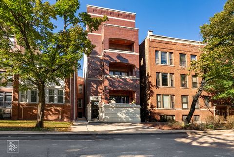 Photo of 904 W Fletcher Street #3, Chicago, IL 60657 (MLS # 12489470)