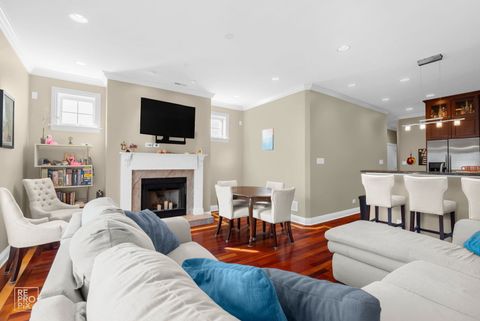 Tiny photo for 904 W Fletcher Street #3, Chicago, IL 60657 (MLS # 12489470)