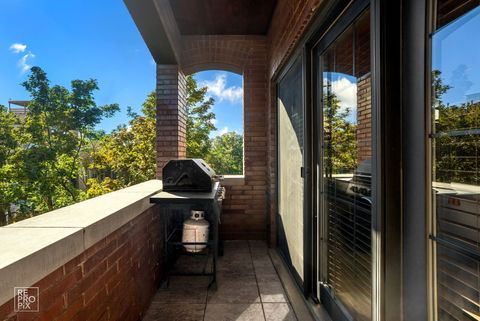 Tiny photo for 904 W Fletcher Street #3, Chicago, IL 60657 (MLS # 12489470)