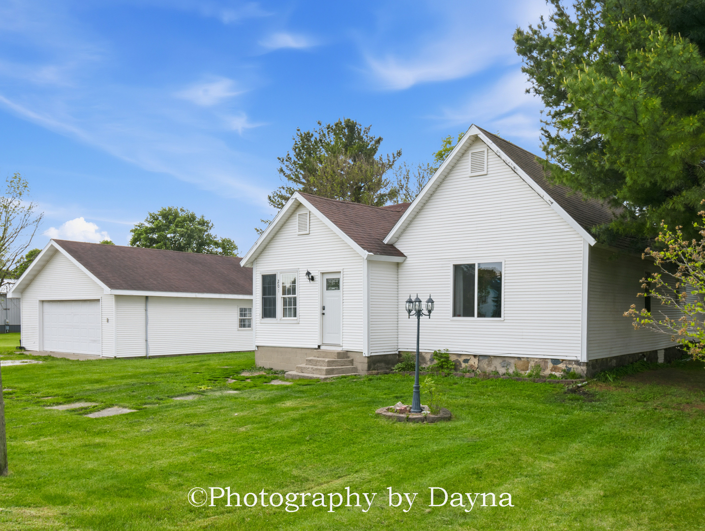 201 NW Lexington Street