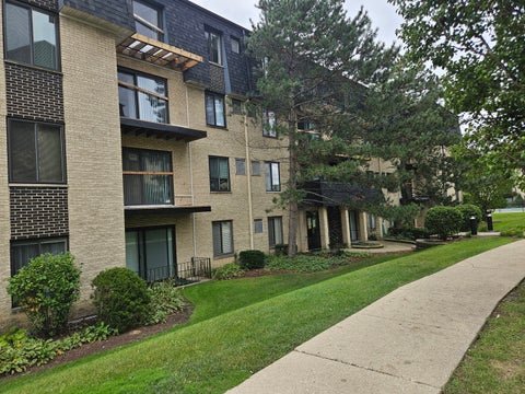 Tiny photo for 10723 5th Ave Cut Off Avenue #103, Countryside, IL 60525 (MLS # 12777479)