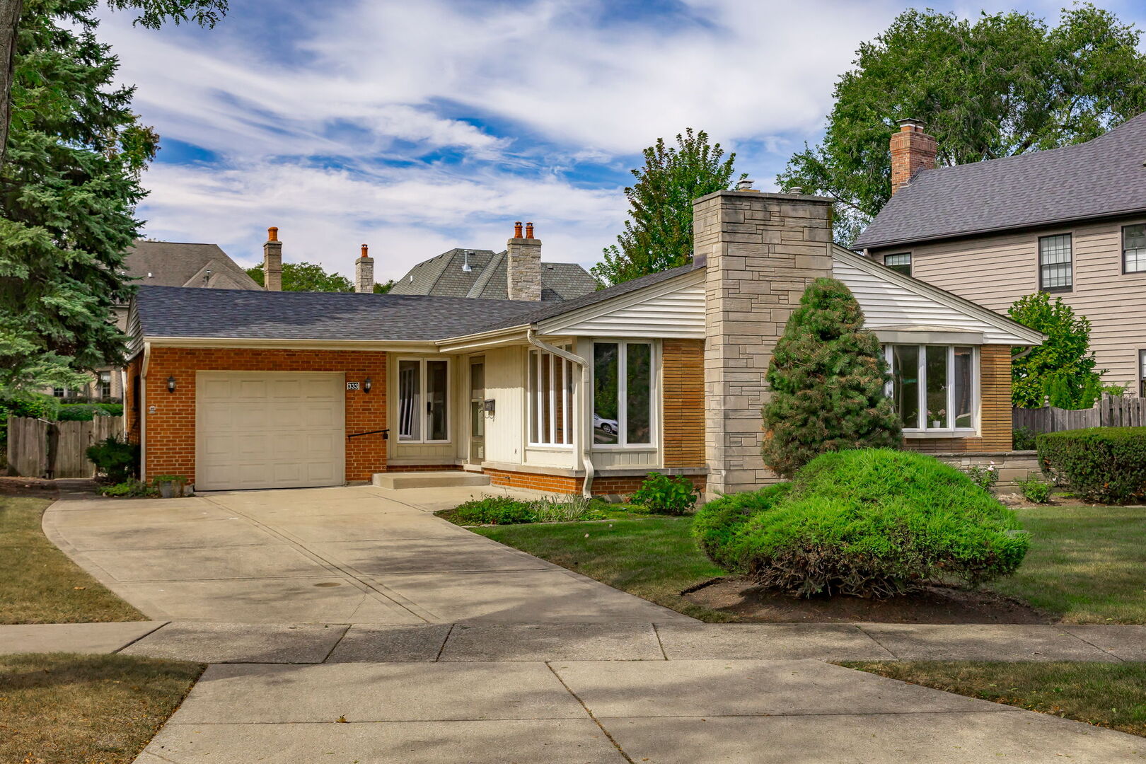 333 E Huntington Lane
