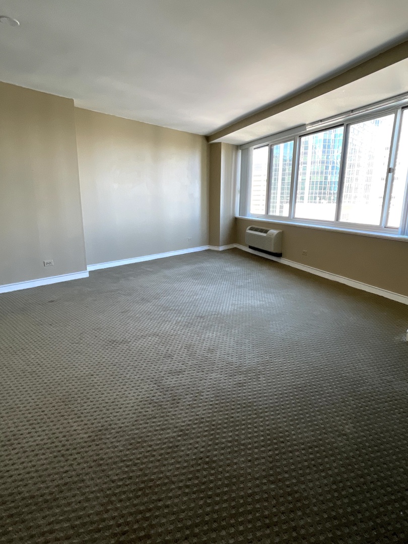 211 E Ohio Street 2802