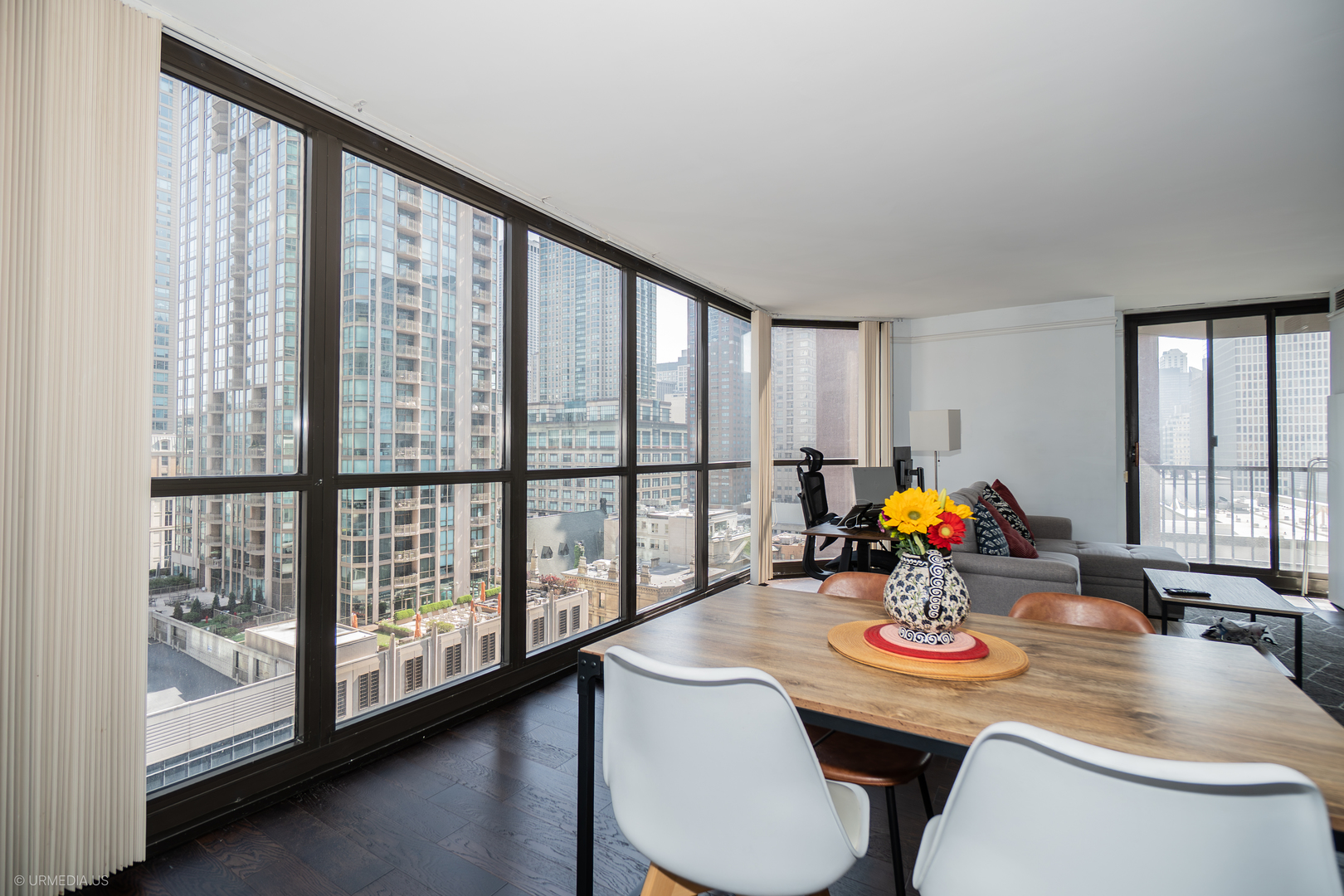 10 E Ontario Street 1311