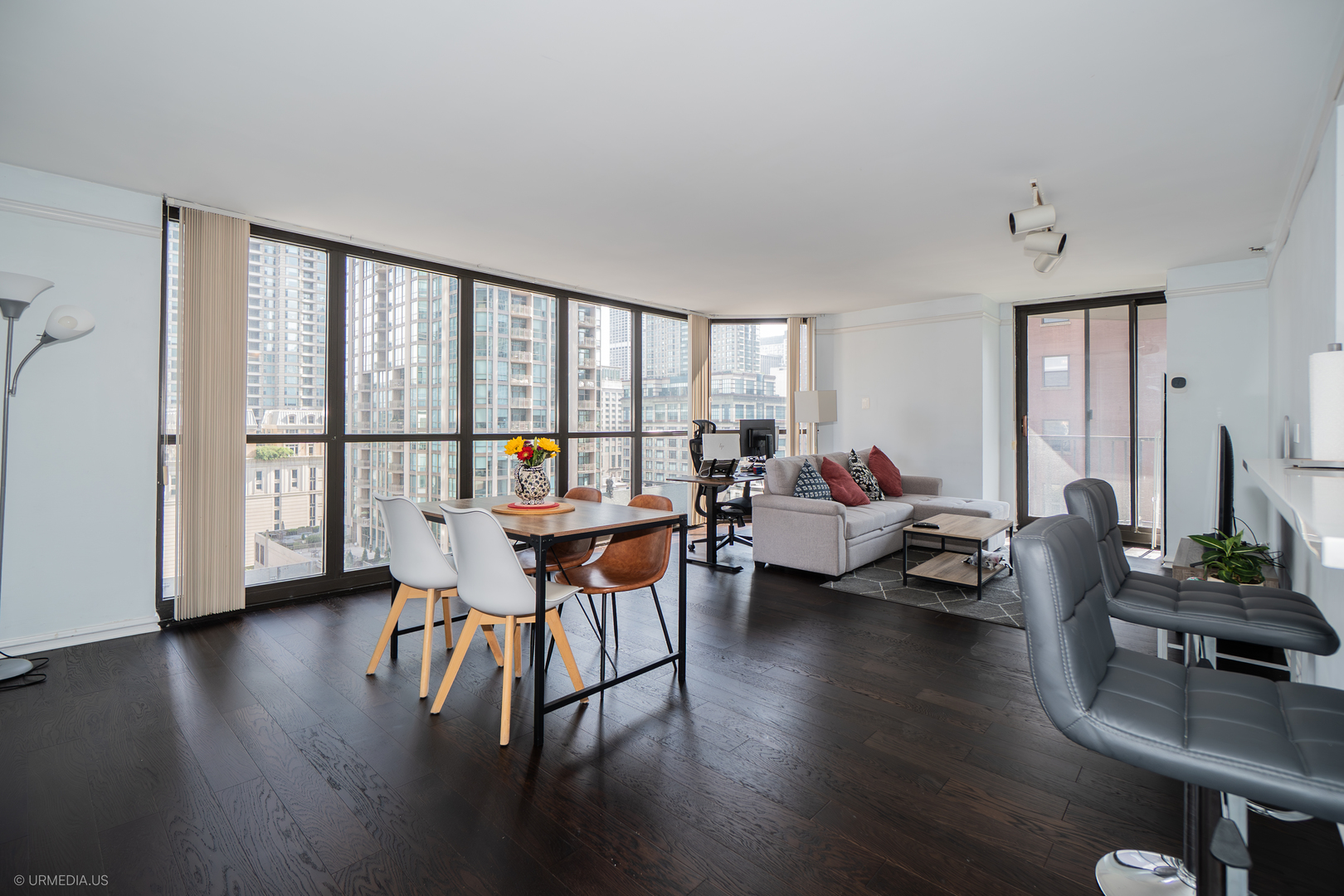 10 E Ontario Street 1311