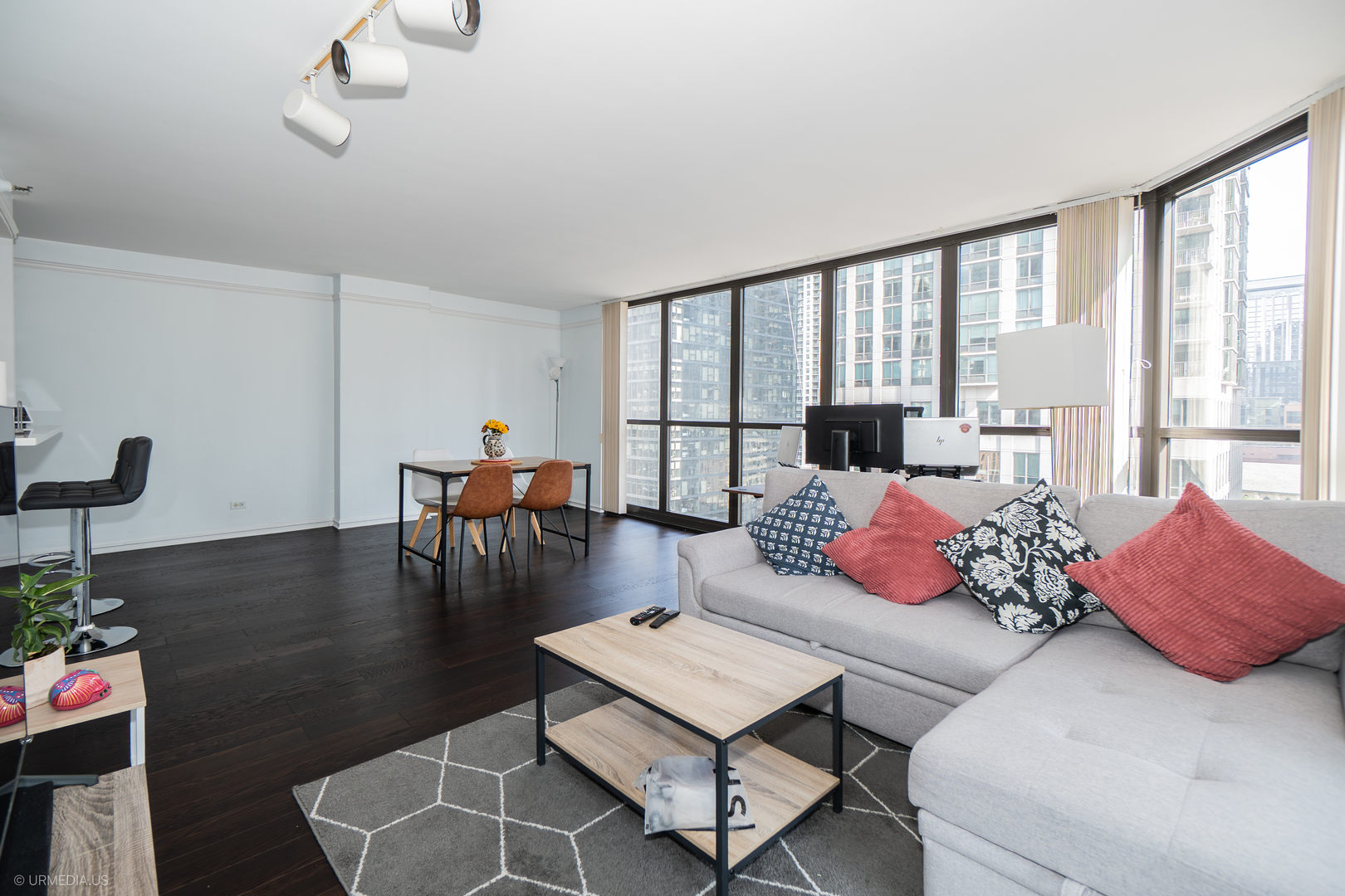 10 E Ontario Street 1311