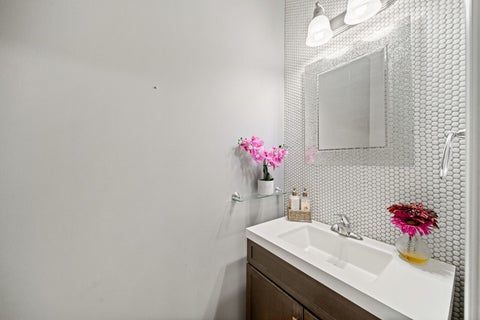 Tiny photo for 356 N WEST POINTE Drive, Vernon Hills, IL 60061 (MLS # 12713344)