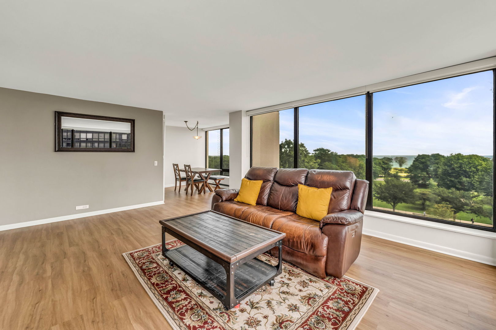 5445 N Sheridan Road 712