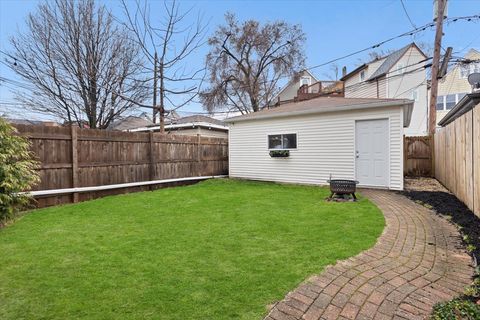 Tiny photo for 3059 N GRESHAM Avenue, Chicago, IL 60618 (MLS # 12534632)