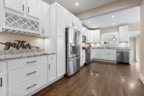 Tiny photo for 3059 N GRESHAM Avenue, Chicago, IL 60618 (MLS # 12534632)