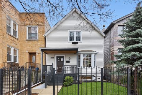 Photo of 3059 N GRESHAM Avenue, Chicago, IL 60618 (MLS # 12534632)