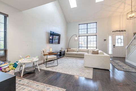 Tiny photo for 367 Golfview Court, Bloomingdale, IL 60108 (MLS # 12525959)