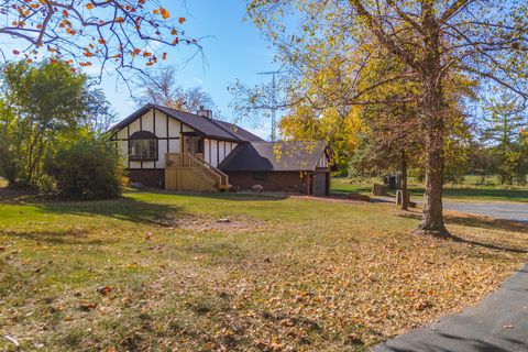 Photo of 3312 N 1475 East Road, Heyworth, IL 61745 (MLS # 12504747)