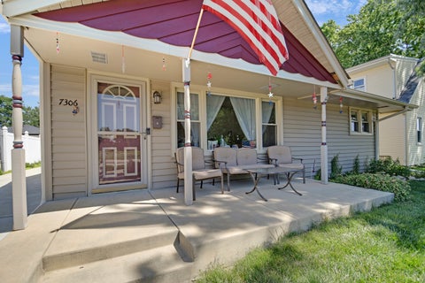 Tiny photo for 7306 W 115th Street, Worth, IL 60482 (MLS # 12698623)