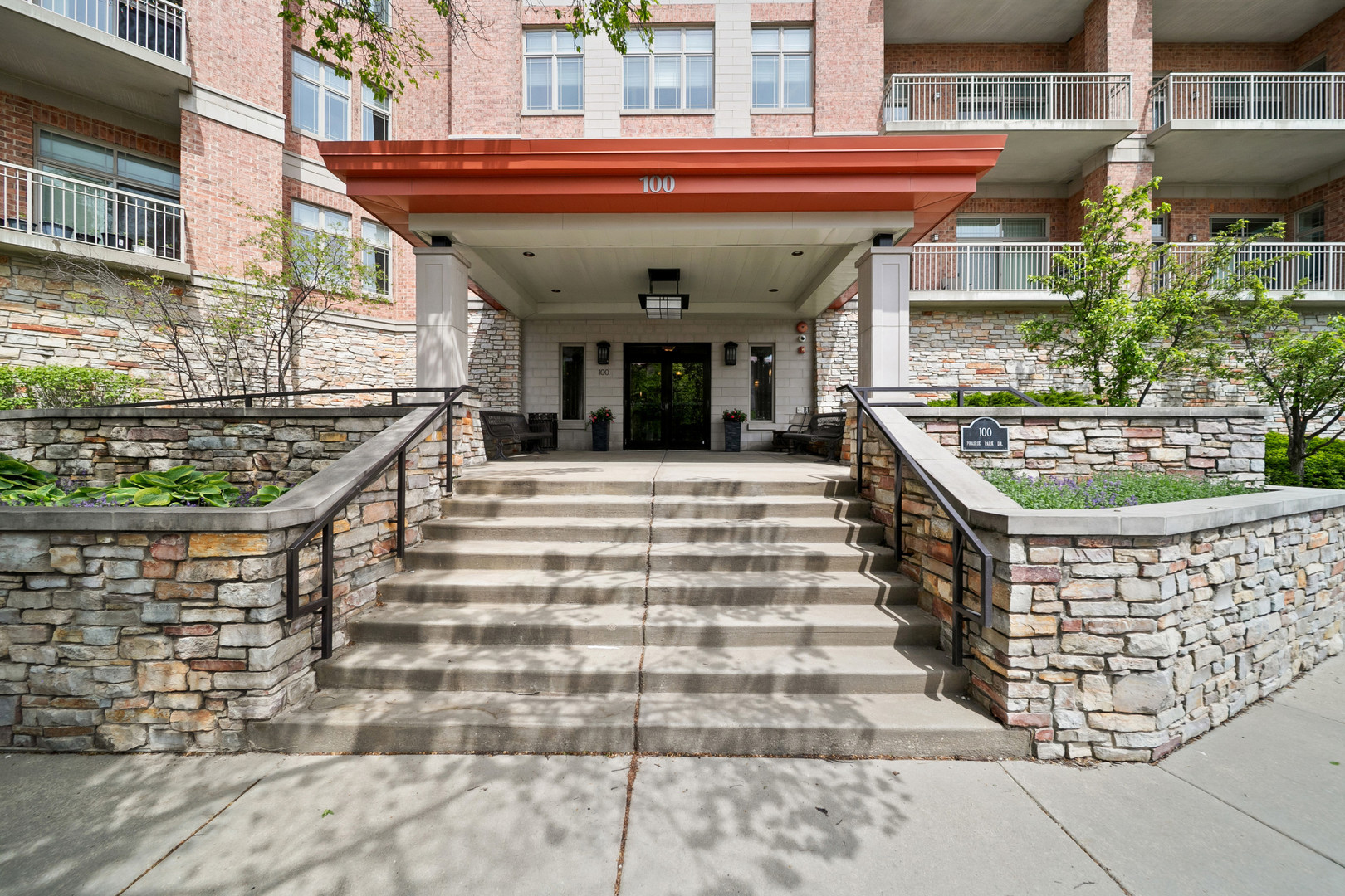 100 PRAIRIE PARK Drive 709