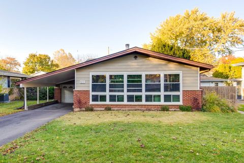 Photo of 512 Lisa Road, West Dundee, IL 60118 (MLS # 12512048)