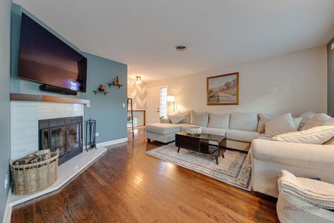 Tiny photo for 512 Lisa Road, West Dundee, IL 60118 (MLS # 12512048)