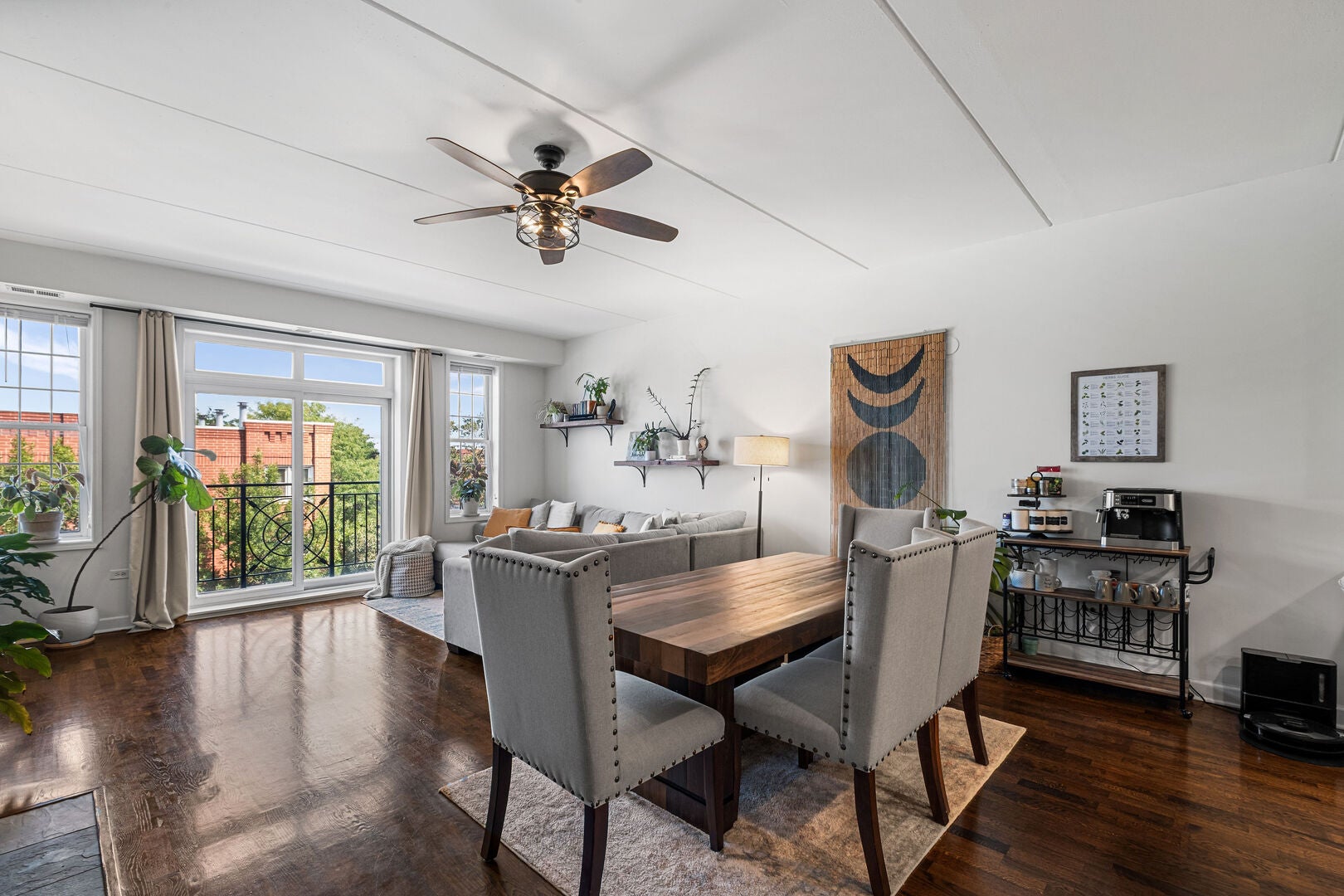 1903 W Diversey Parkway 301