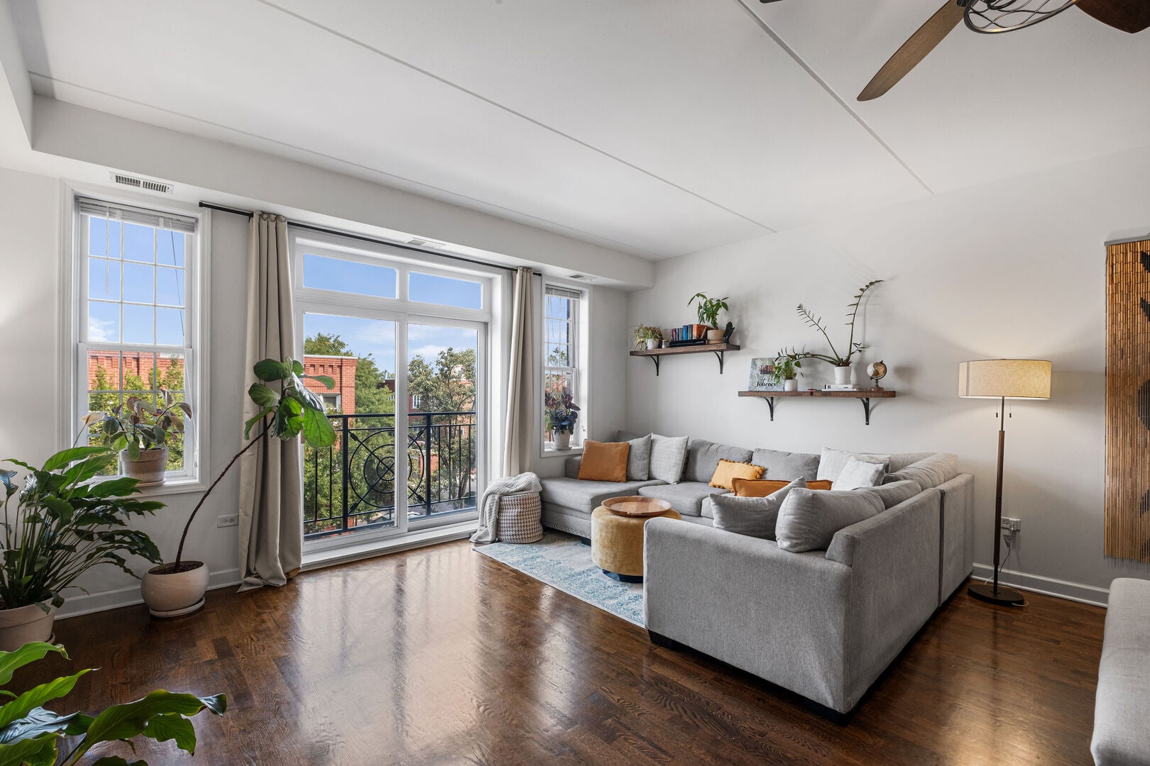 1903 W Diversey Parkway 301