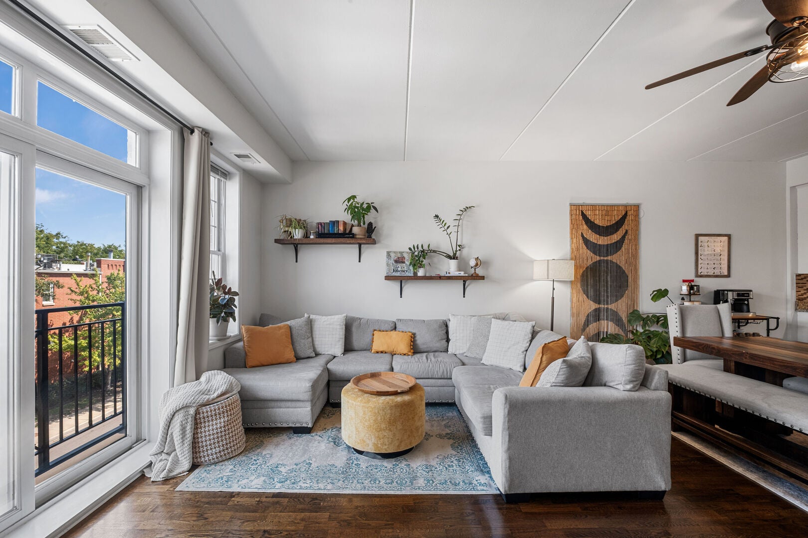 1903 W Diversey Parkway 301