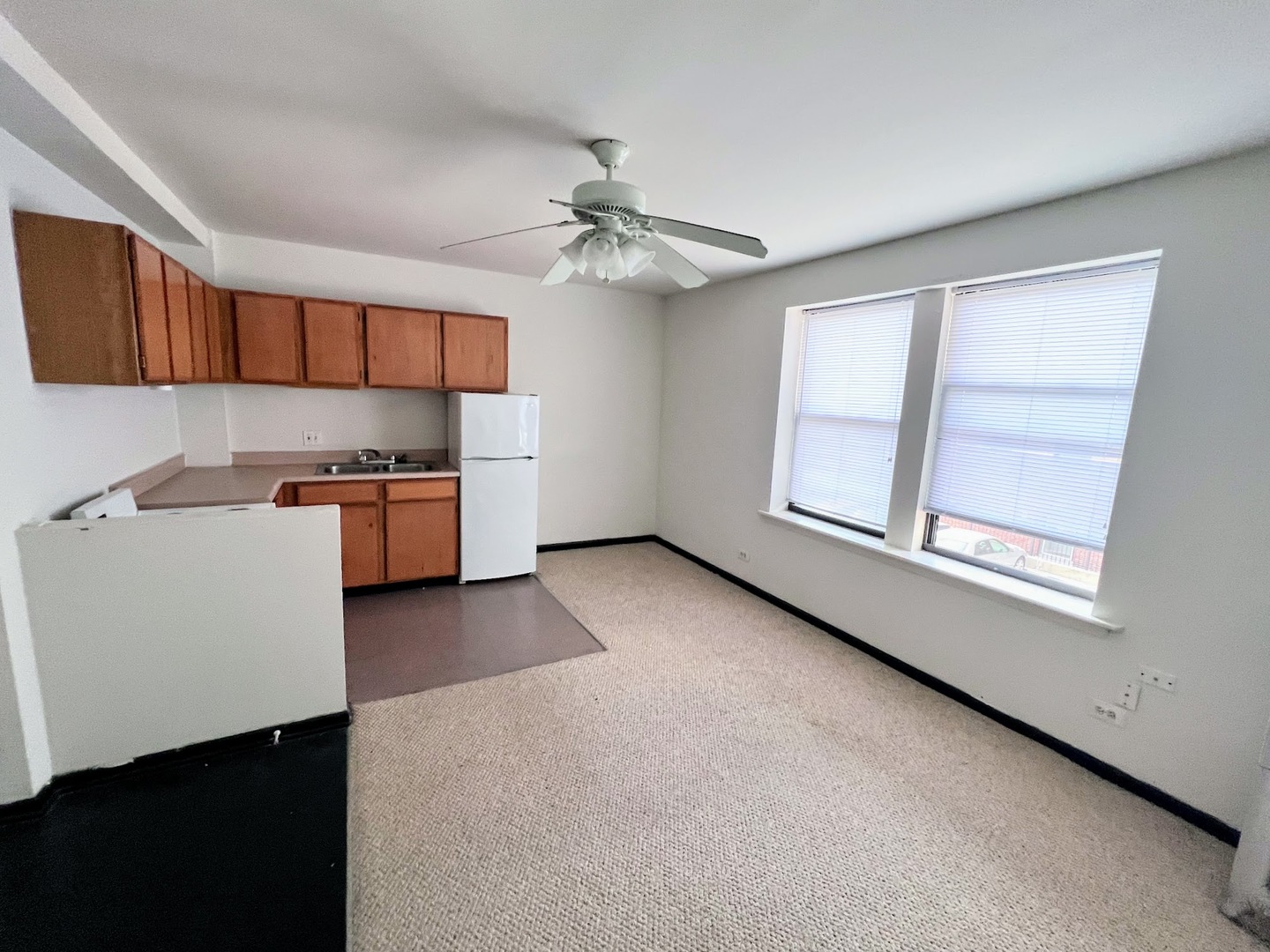 3933 N Clarendon Avenue 508