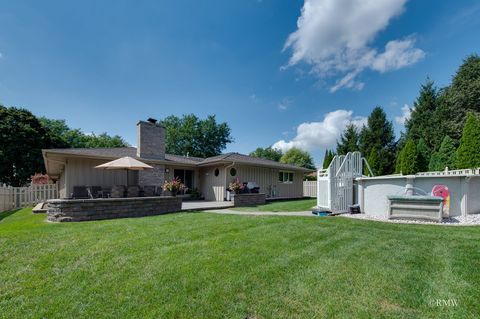 Tiny photo for 885 Brewster Lane, Bartlett, IL 60103 (MLS # 12470420)