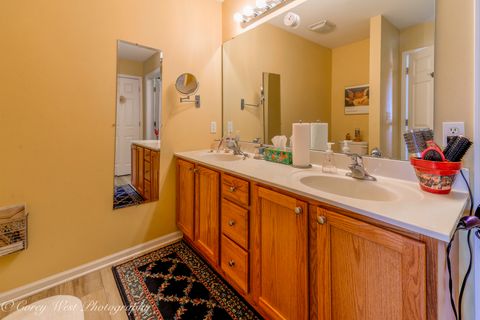 Tiny photo for 723 Nancy Court, Sycamore, IL 60178 (MLS # 12551784)