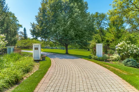 Tiny photo for 373 W County Line Road, Barrington Hills, IL 60010 (MLS # 12783403)
