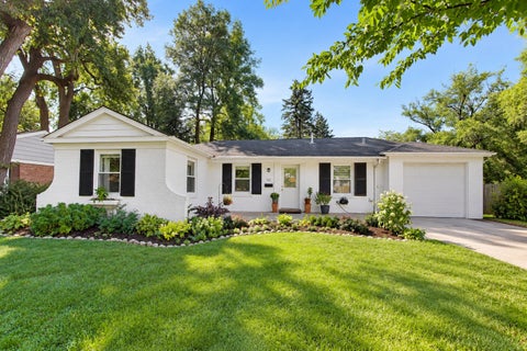 Photo of 711 E Euclid Avenue, Arlington Heights, IL 60004 (MLS # 12767231)