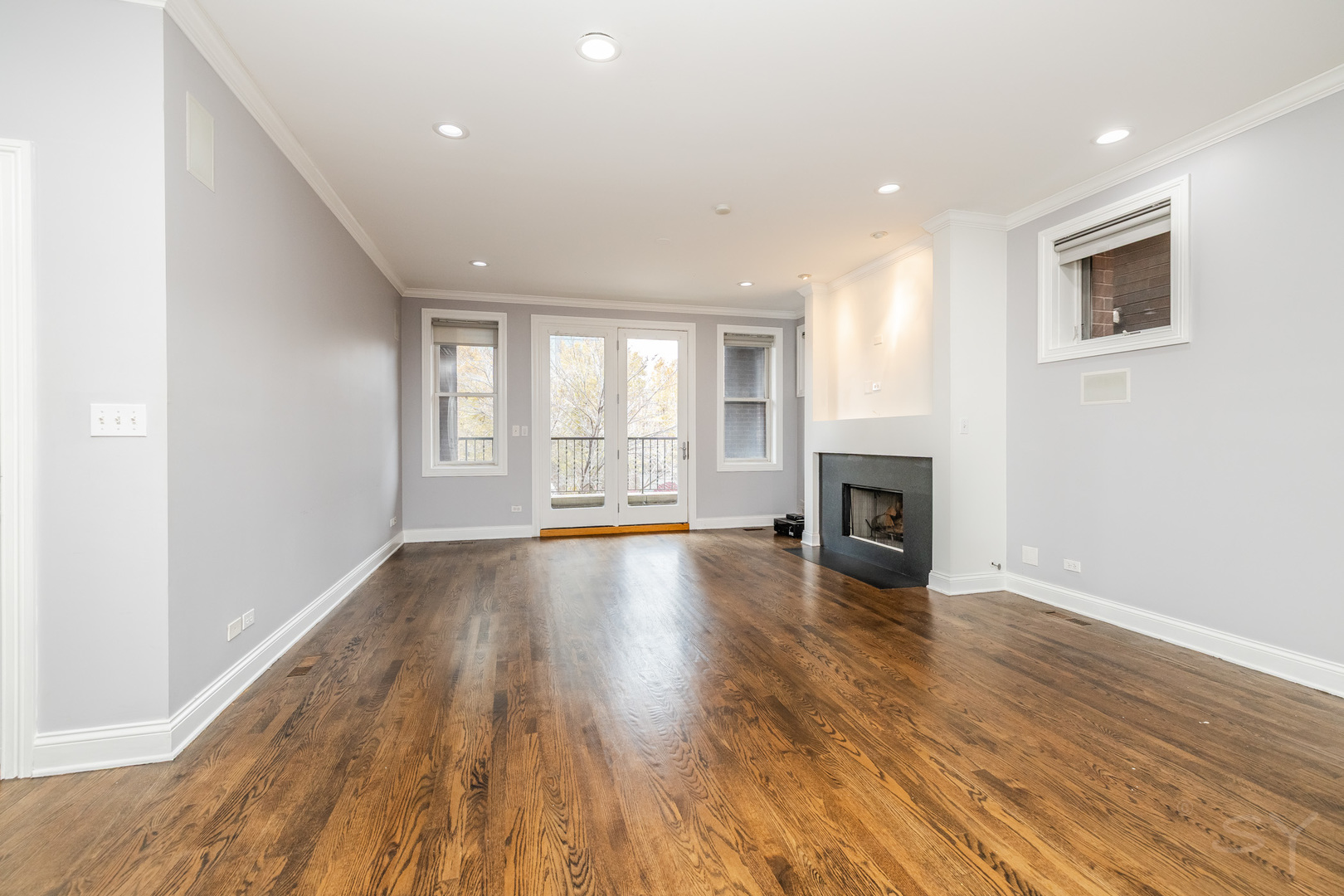 1116 W Hubbard Street 2W